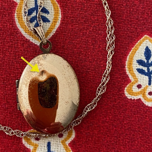 VTG I WEH I 14K Gold Filled Oval Locket - Medium - Picture 9 of 16
